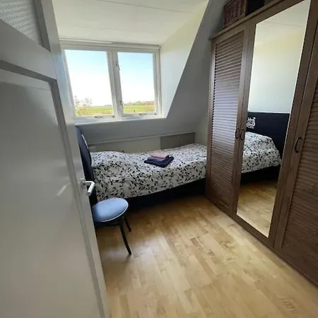 Familiehuis Dacha Op De Slufterweg *