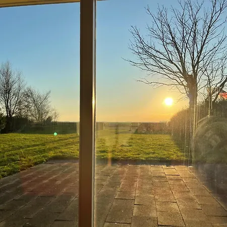 Familiehuis Dacha Op De Slufterweg فيلة